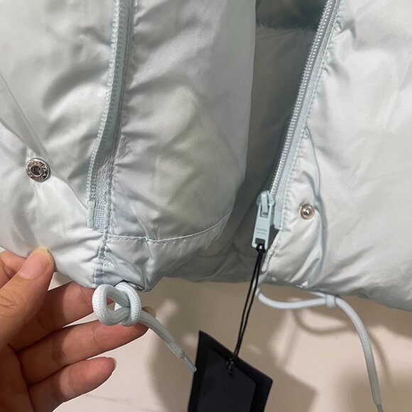 Prada Re-Nylon Cropped Convertible Puffer Jacket - Picture 8 of 12
